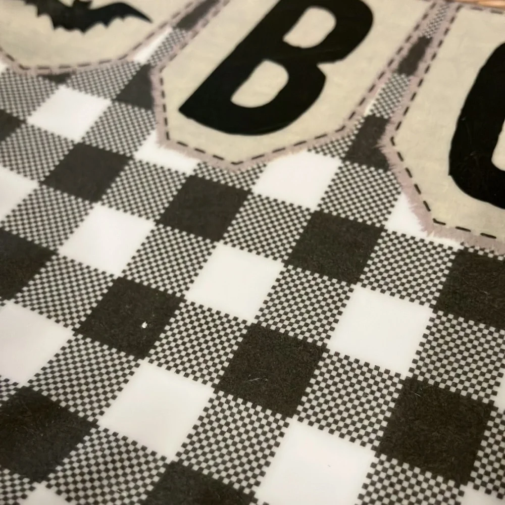 SHABBY CHIC PRE OWNED SET OF 8 BOO Black BUFFALO PLAID MELAMINE PAPER PLATES